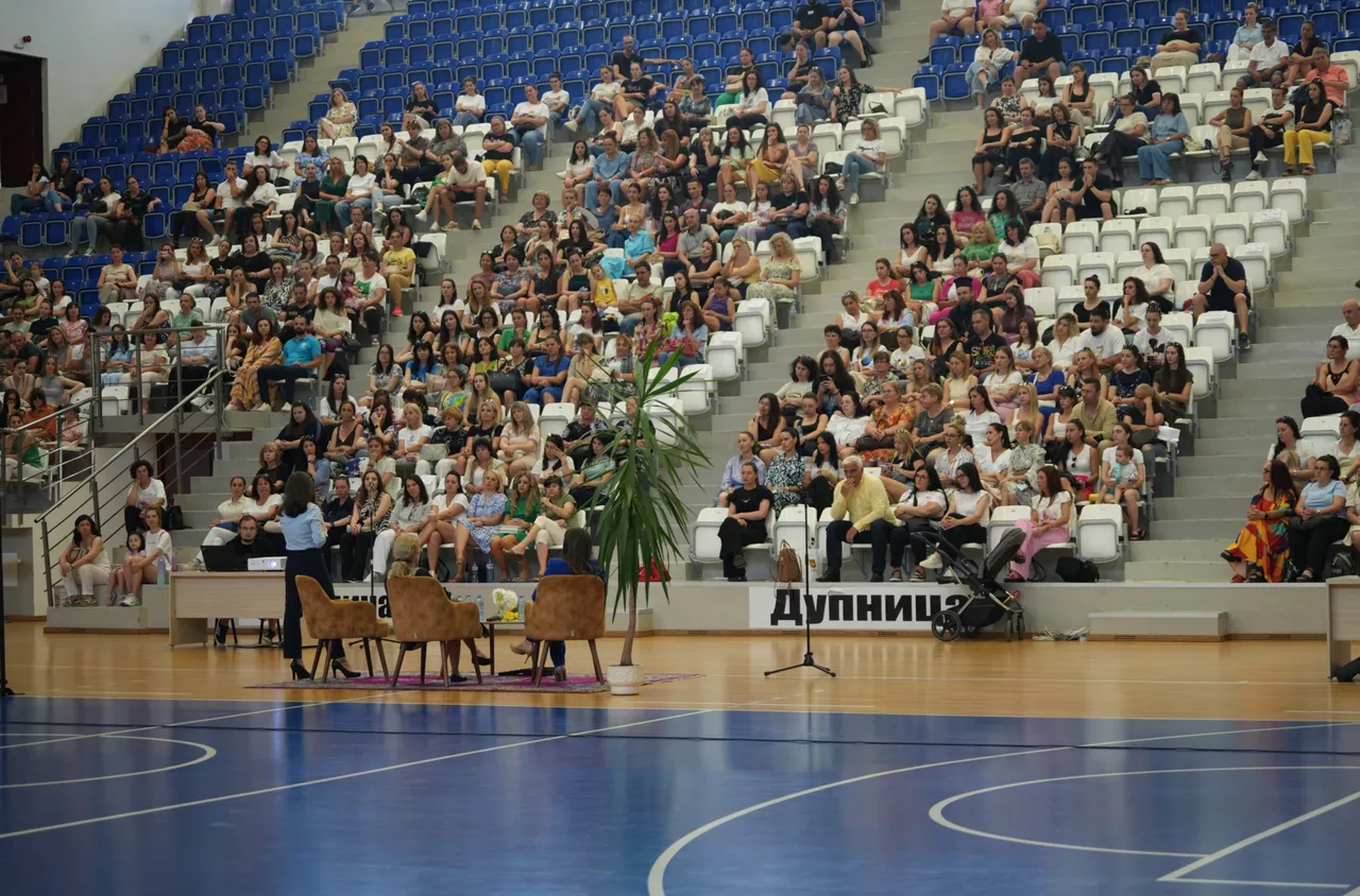 В Дупница се проведе дискусия за емоционалното развитие на децата