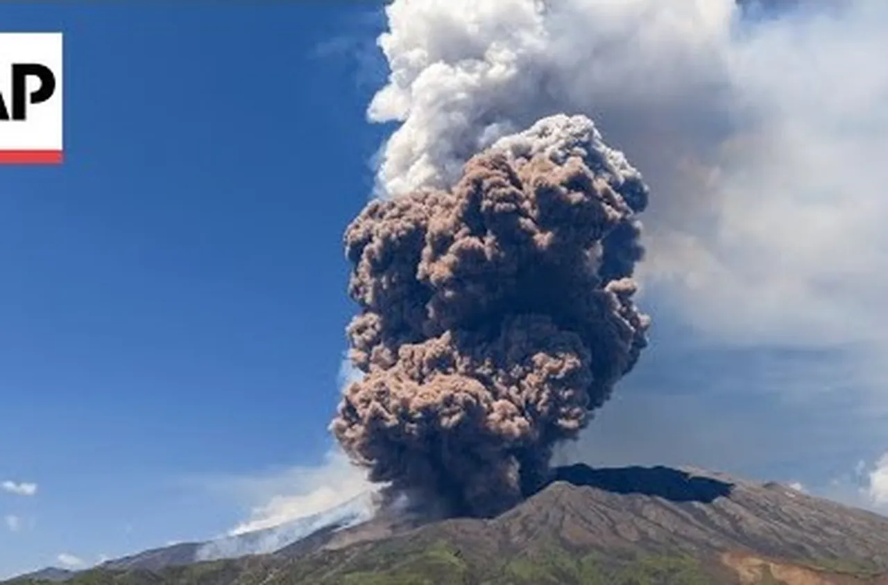 Вулканът Етна с мощно изригване /видео/