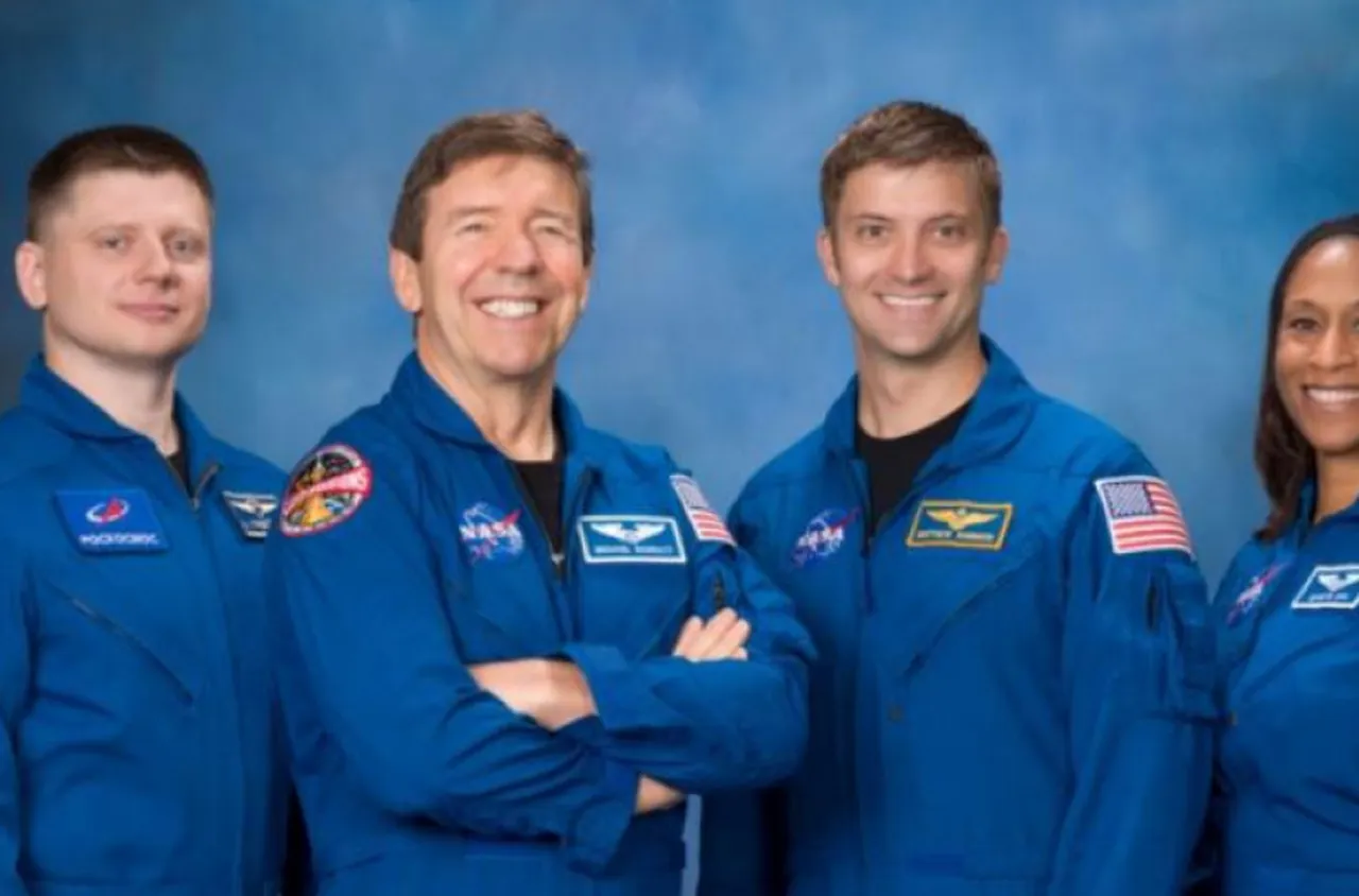 Астронавти се върнаха на Земята след няколко месеца в Космоса