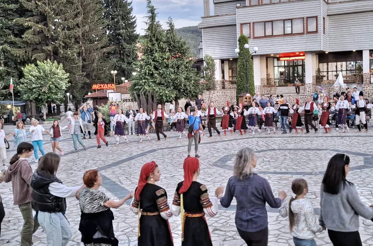 Уикенд на дух, традиции и изкуство в Банско и Добринище