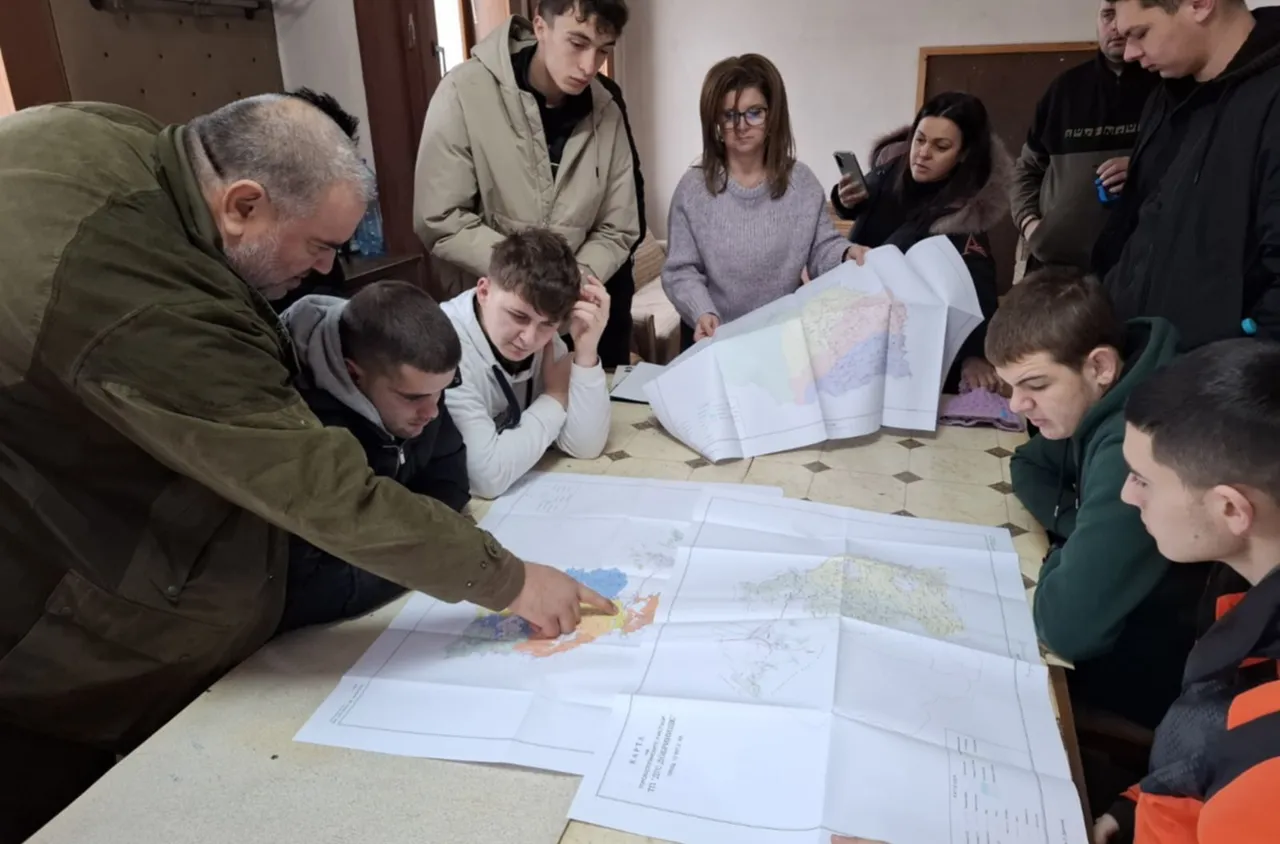 Ученици от Лесотехническата гимназия в Банско започнаха практика в реална работна среда